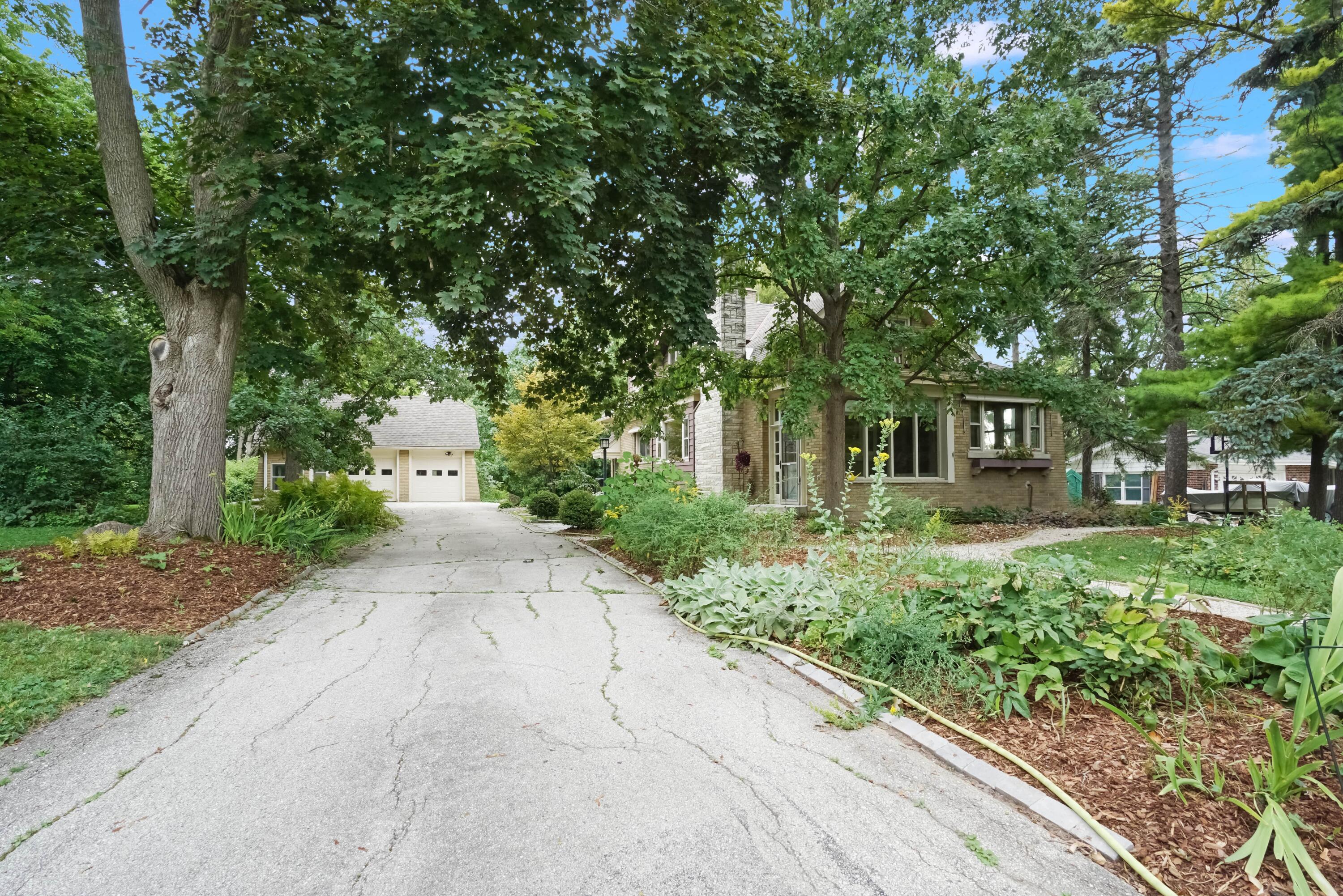 8221 North Cedarburg Road Brown Deer, WI 53209 - Photo 34 of 35 Front View