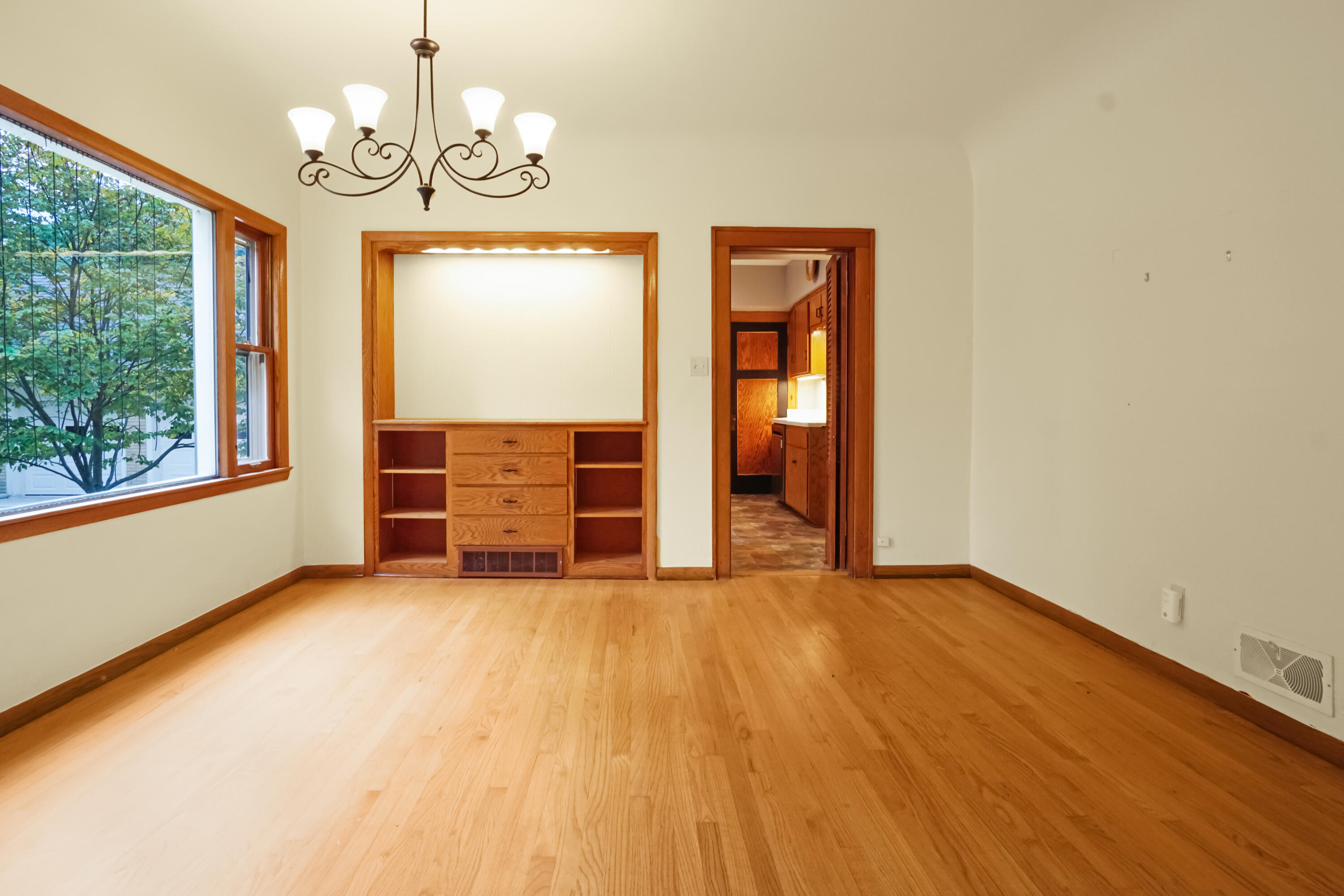 8221 North Cedarburg Road Brown Deer, WI 53209 - Photo 7 of 35 Dining Room