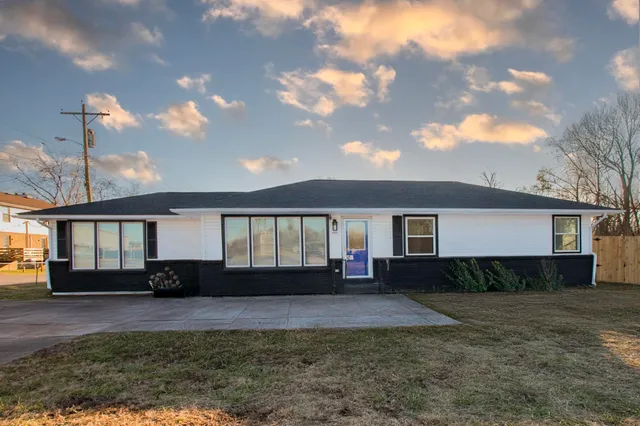 $2,400 | 1111 Westchester Drive, Nashville, TN 37207