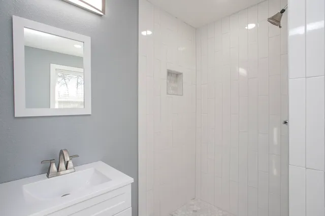 $2,400 | 1111 Westchester Drive, Nashville, TN 37207