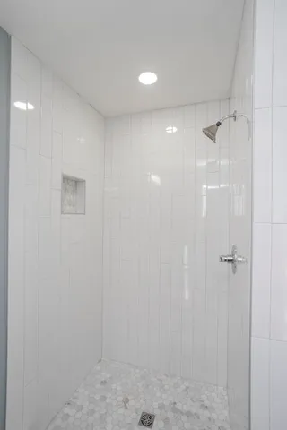 $2,400 | 1111 Westchester Drive, Nashville, TN 37207