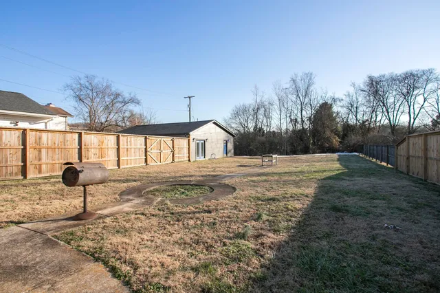 $2,400 | 1111 Westchester Drive, Nashville, TN 37207