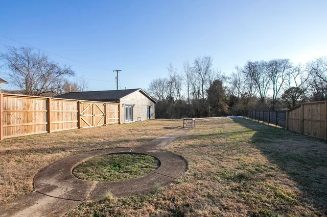 $2,400 | 1111 Westchester Drive, Nashville, TN 37207