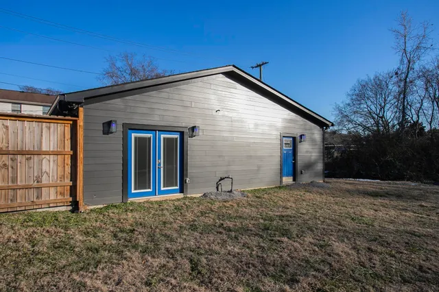 $2,400 | 1111 Westchester Drive, Nashville, TN 37207