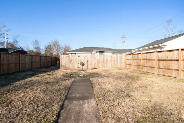 $2,400 | 1111 Westchester Drive, Nashville, TN 37207