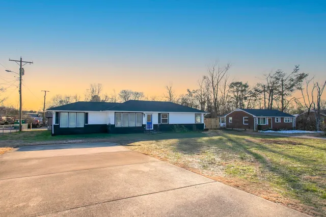 $2,400 | 1111 Westchester Drive, Nashville, TN 37207