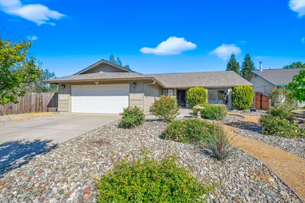 $425,000 | 2370 Candlewood Drive, Redding, CA 96003