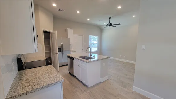 $1,395 | 11917 Nelwood Street, Willis, TX 77318