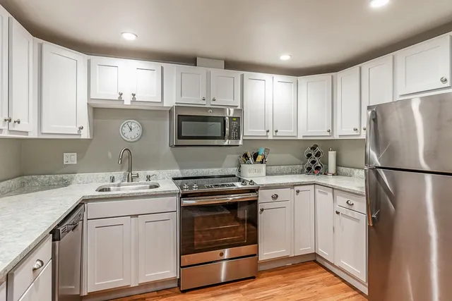 $548,000 | 1033 Crestview Drive, Unit 308, Mountain View, CA 94040