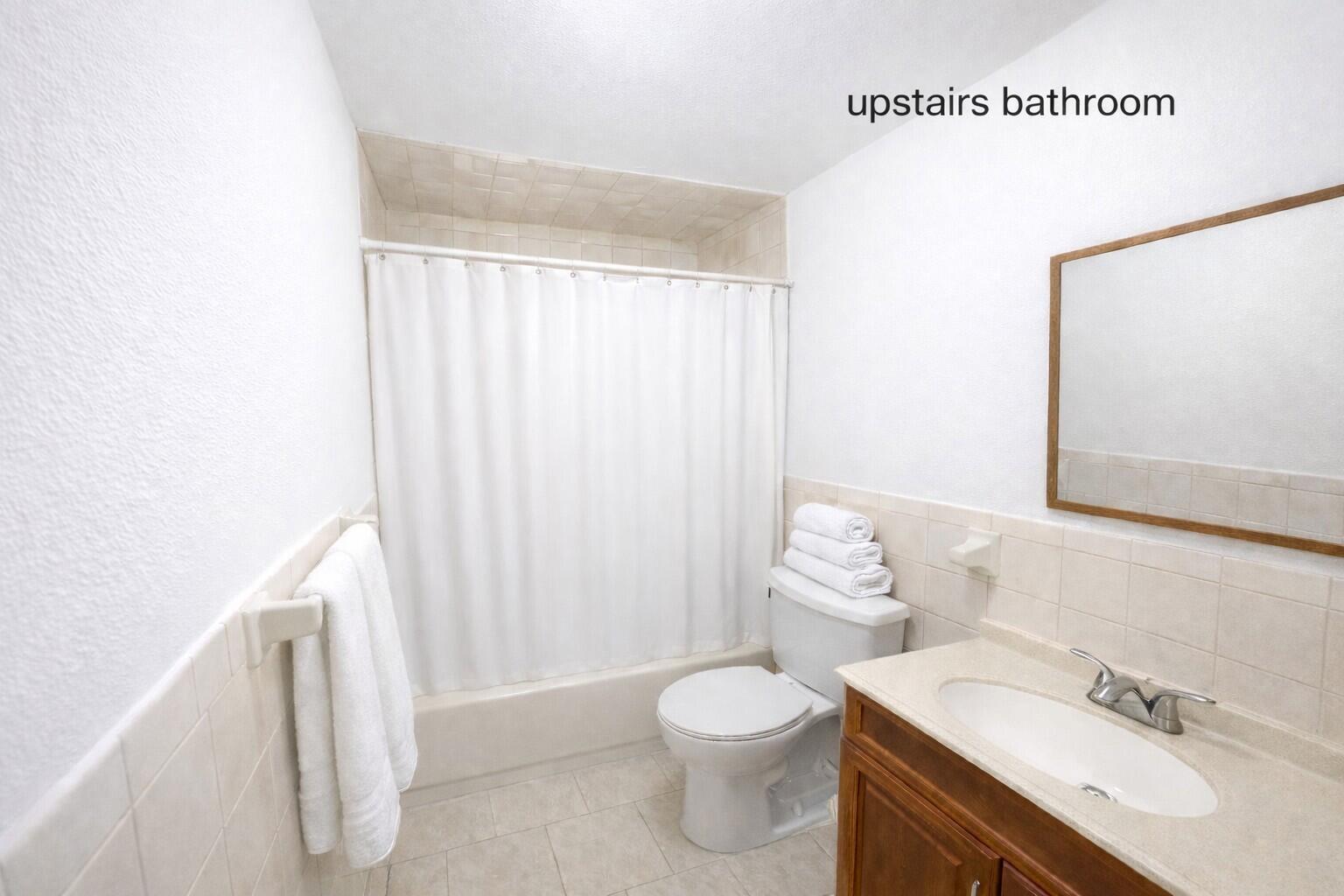 335 Bayview Avenue Key Largo, FL 33037 - Photo 11 of 57 Upstairs bathroom