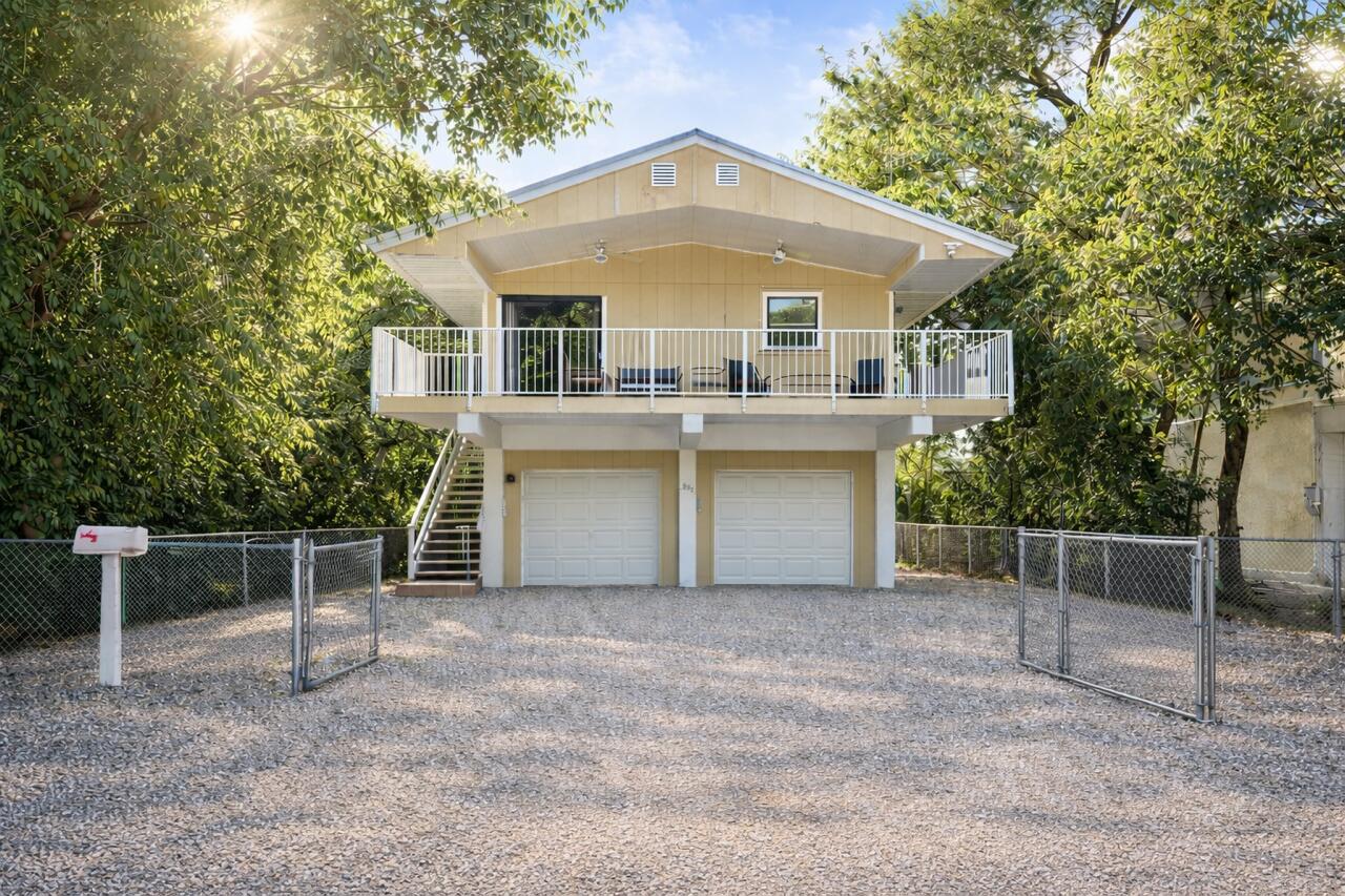 335 Bayview Avenue Key Largo, FL 33037 - Photo 55 of 57 Front View of 335 Bayview