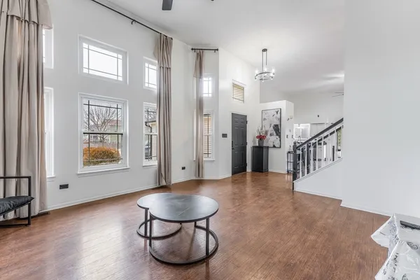 $389,900 | 2008 Gray Hawk Court, Plainfield, IL 60586