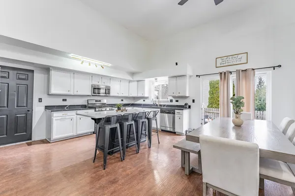 $389,900 | 2008 Gray Hawk Court, Plainfield, IL 60586