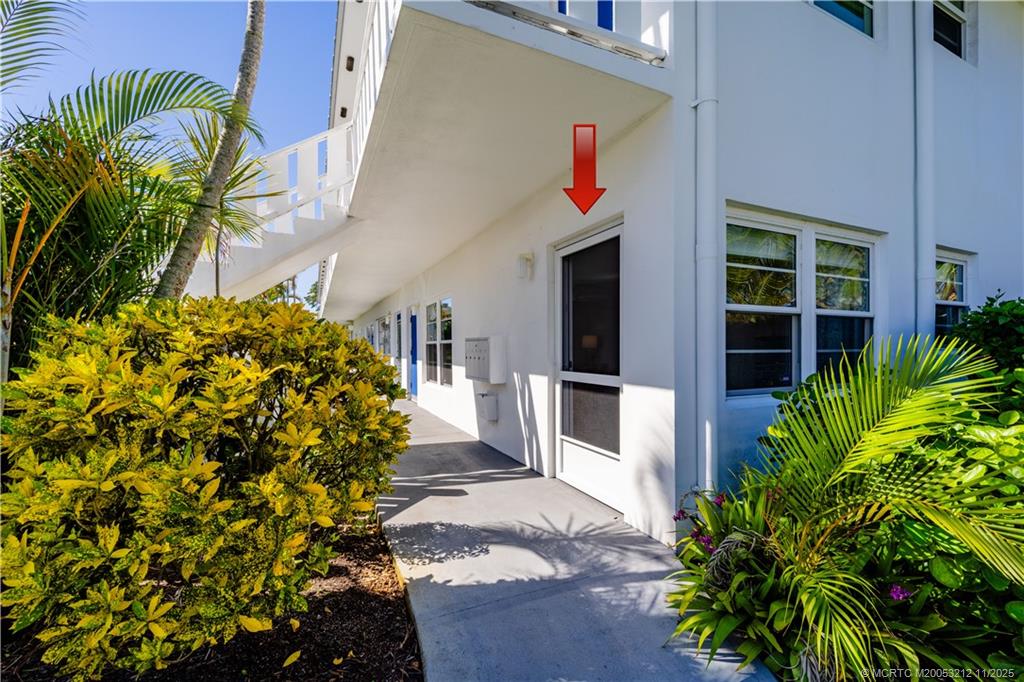 2929 Southeast Ocean Boulevard, Unit K1 Stuart, FL 34996 - Photo 3 of 26 a picture of a bunch of flowers