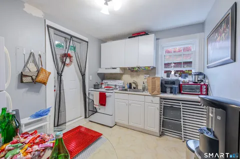 $899,000 | 192 Knickerbocker Avenue, Stamford, CT 06907