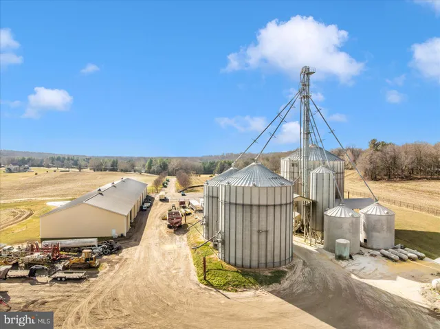 a view of a terrace with city view