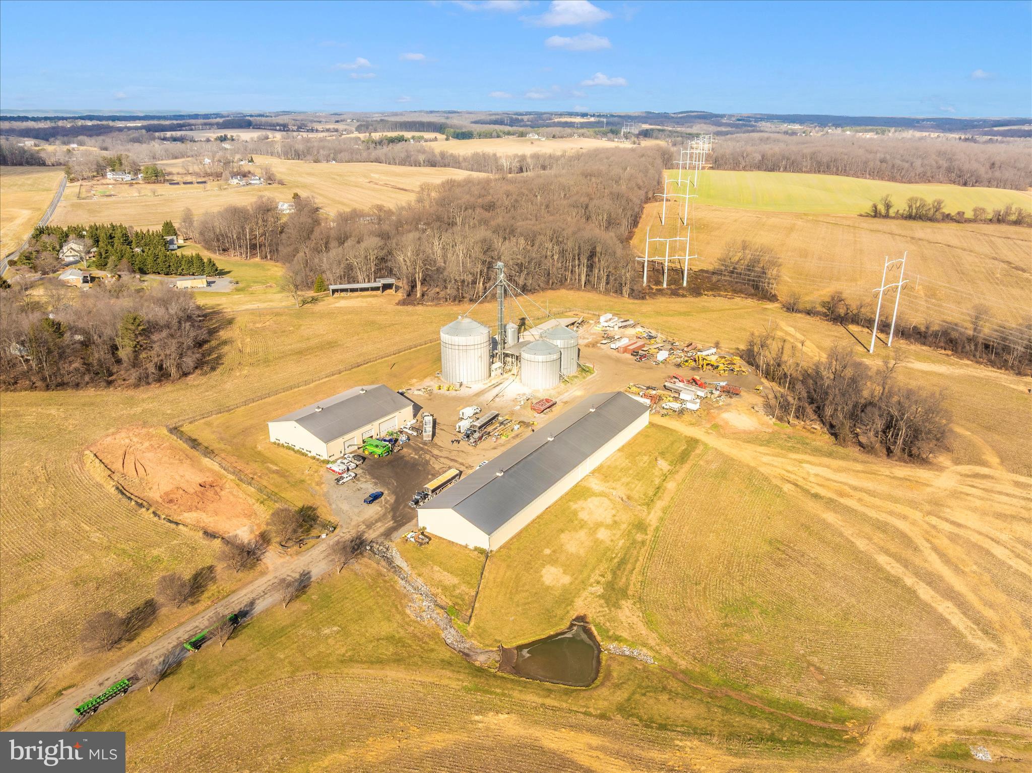 7511 Damascus Road Gaithersburg, MD 20882 - Photo 7 of 36 a view of an ocean and a mountain