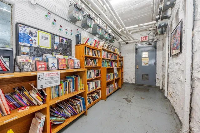 a view of an entryway with a lot of stuff