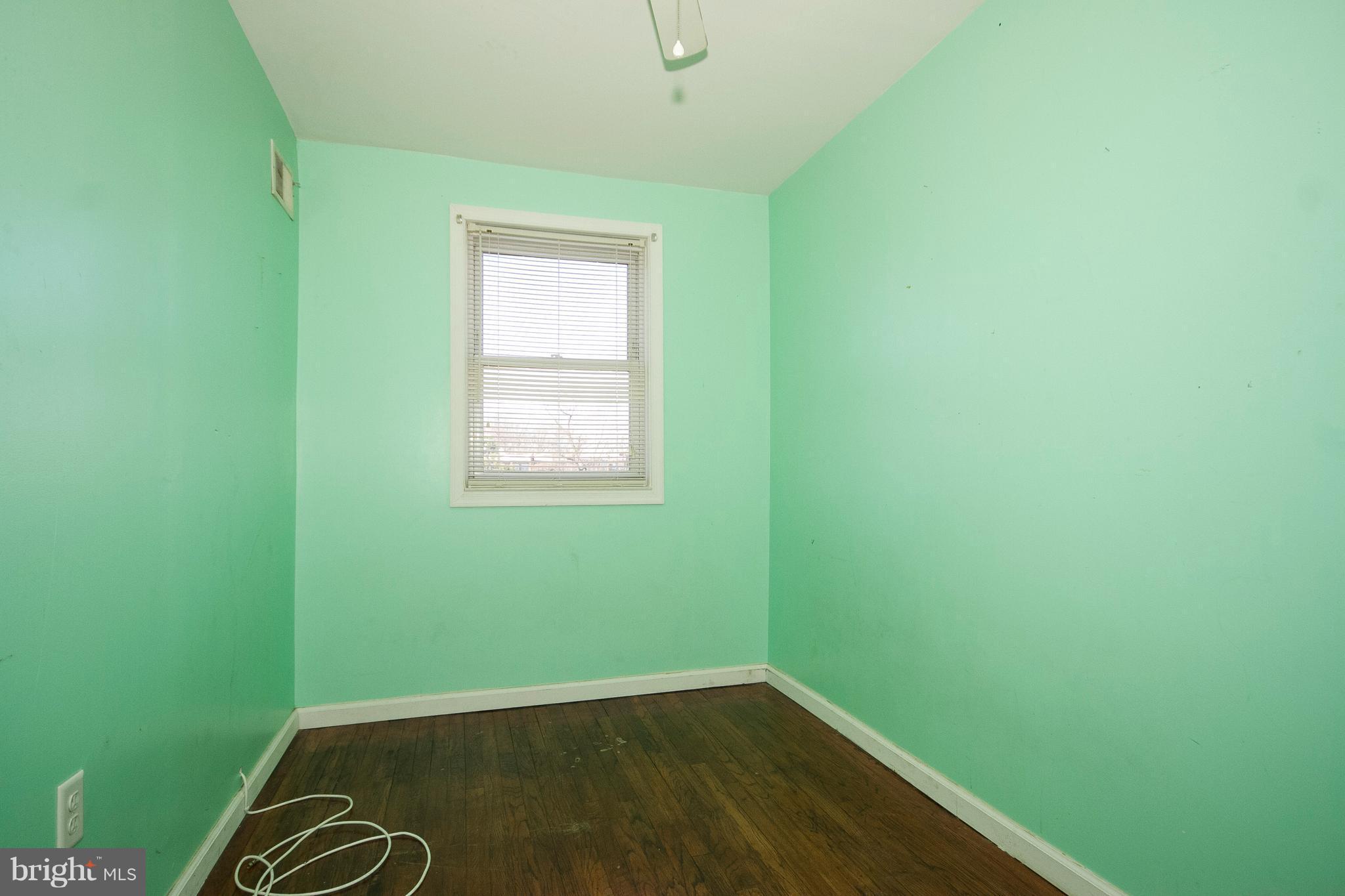 204 Grove Park Road Baltimore, MD 21225 - Photo 15 of 29 Bedroom