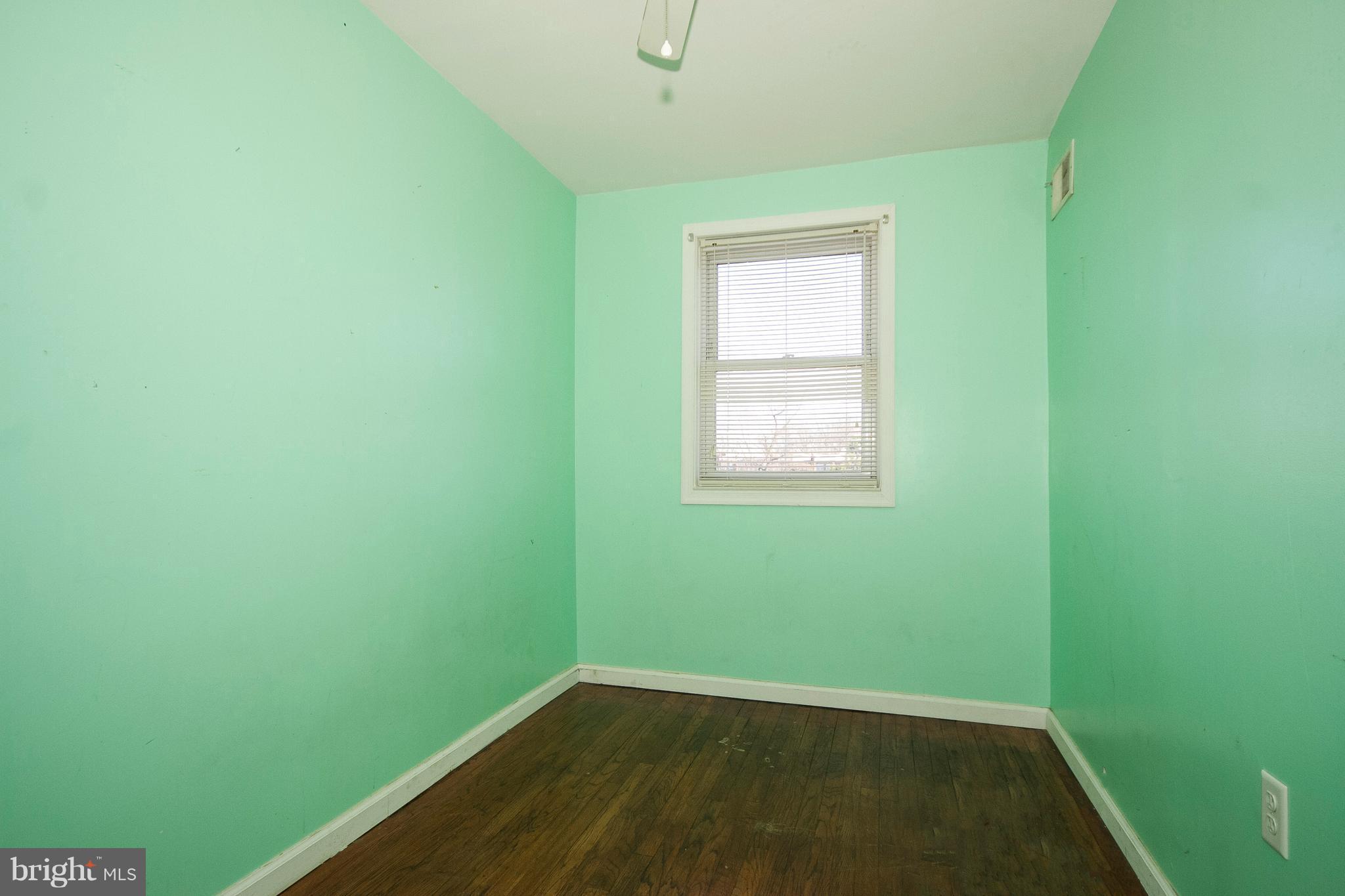 204 Grove Park Road Baltimore, MD 21225 - Photo 16 of 29 Bedroom