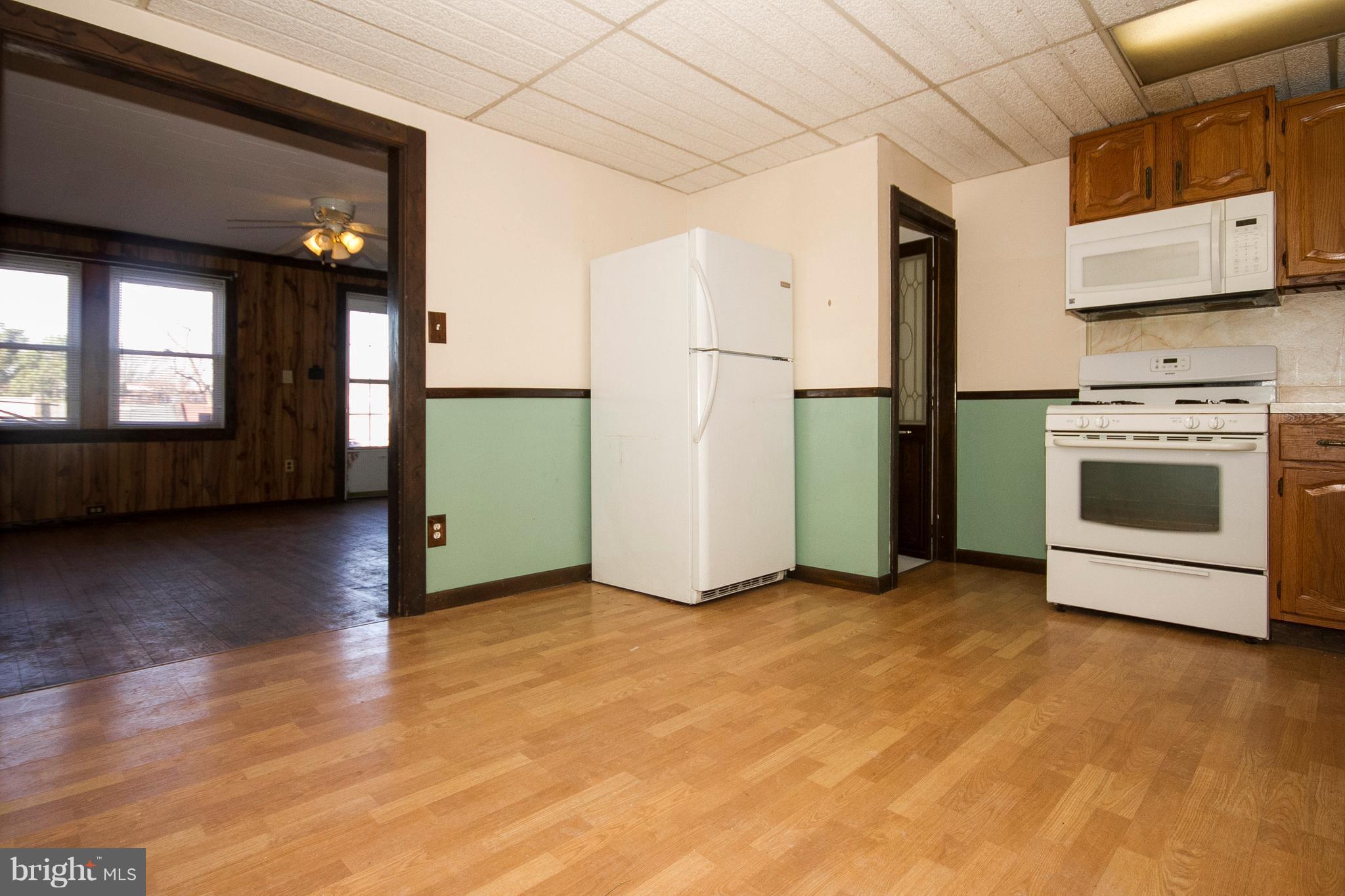 204 Grove Park Road Baltimore, MD 21225 - Photo 3 of 29 Kitchen