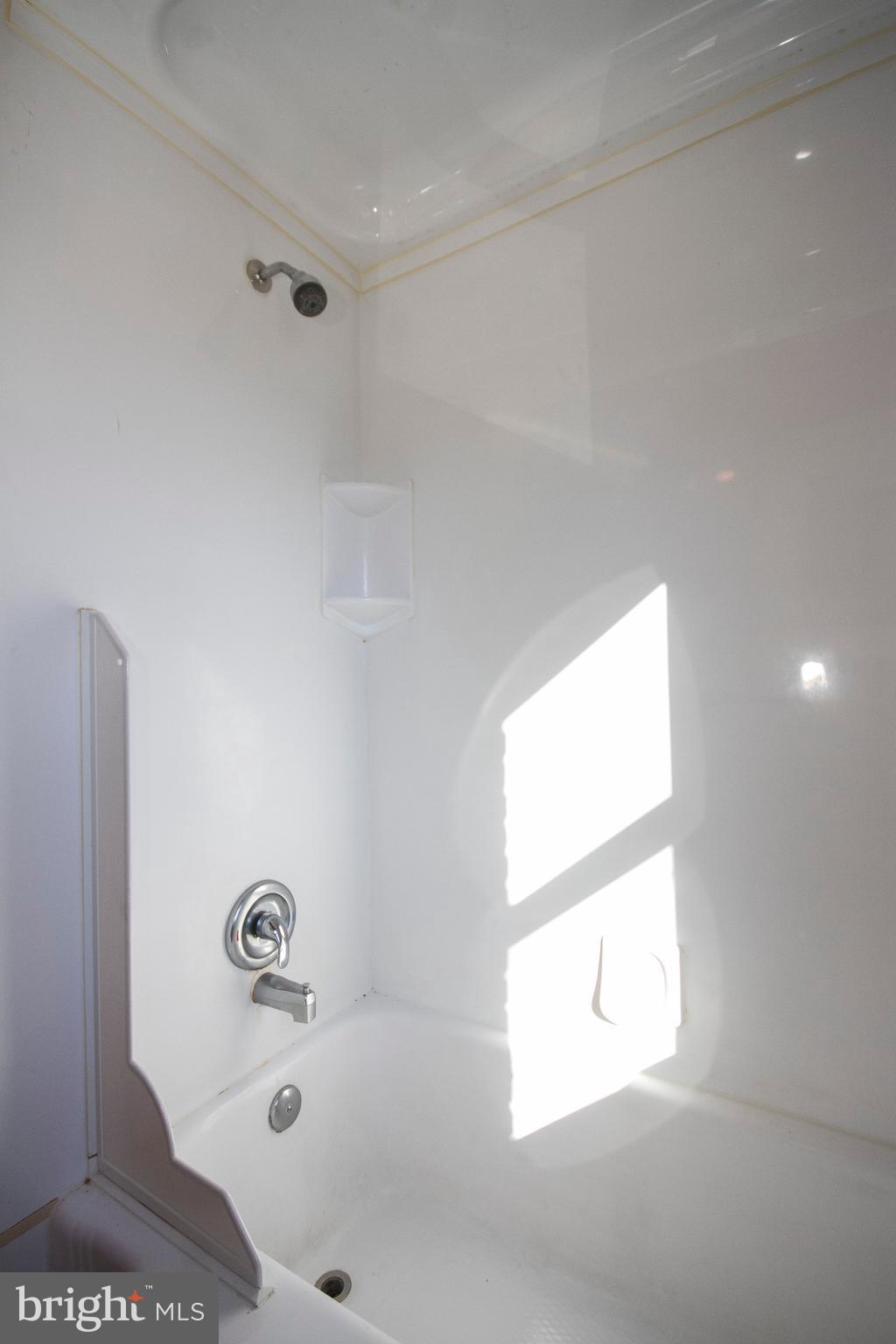 204 Grove Park Road Baltimore, MD 21225 - Photo 21 of 29 Bath