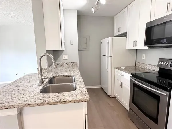 $1,300 | 6064 Westgate Drive, Unit 101, Orlando, FL 32835