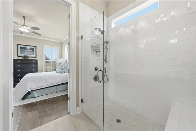a en suite bathroom with a shower