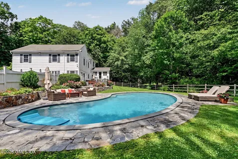 $3,395,000 | 38 Byfield Lane, Greenwich, CT 06830