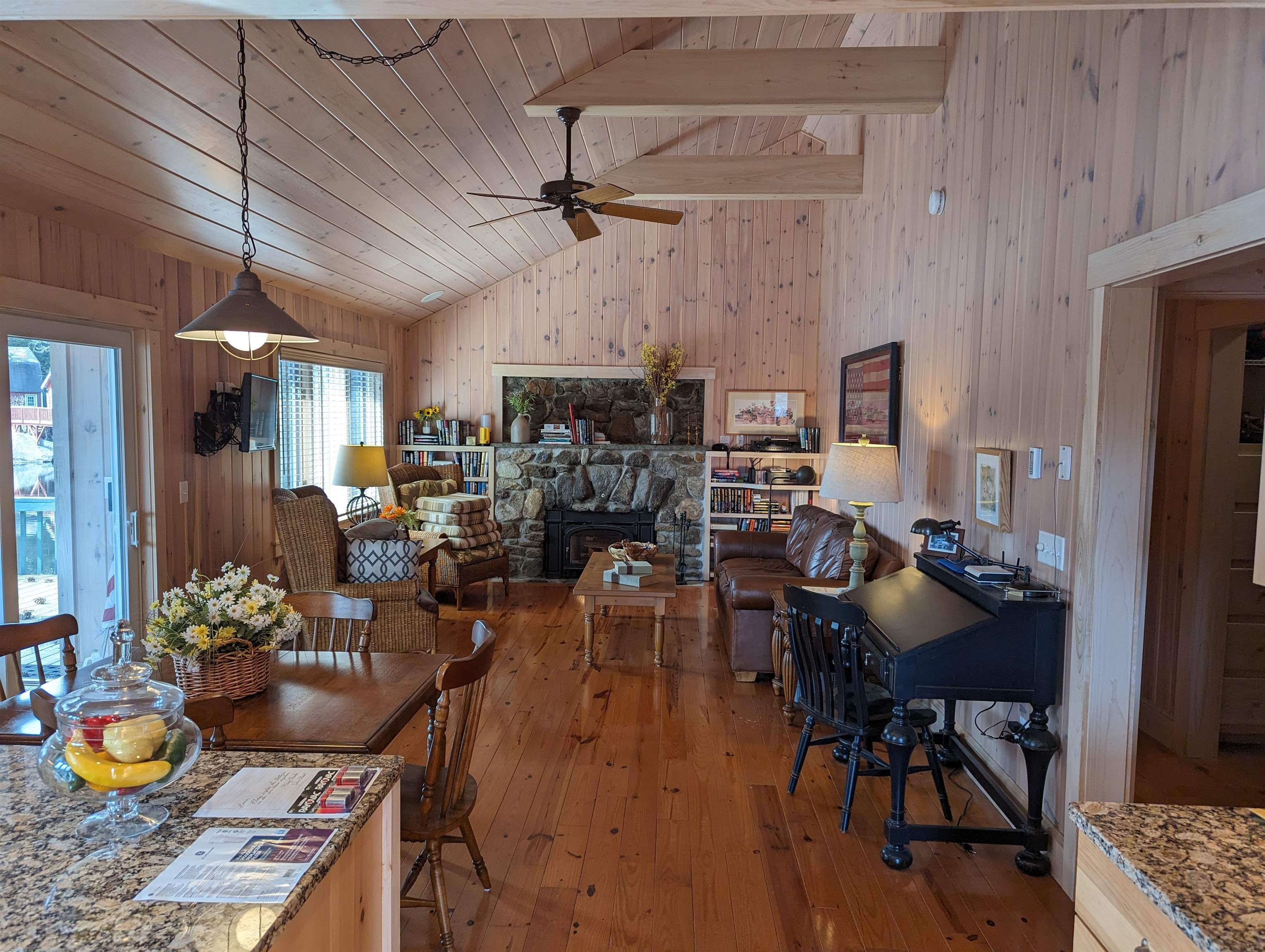 78 Page Road Newport, NH 03773 - Photo 3 of 34