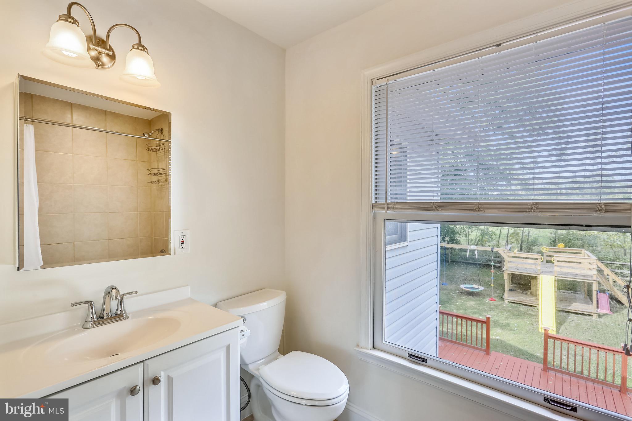 28804 Ridge Road Mount Airy, MD 21771 - Photo 21 of 39 Neutral full bath