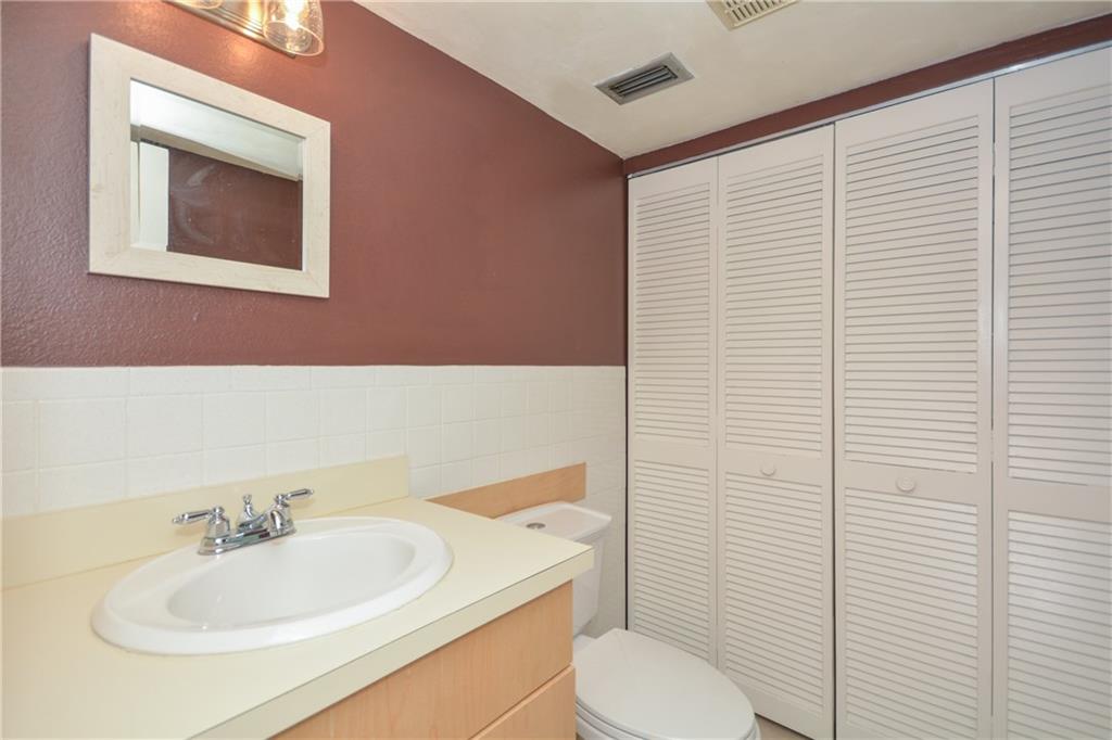 950 South Kanner Highway, Unit TH9 Stuart, FL 34994 - Photo 10 of 33