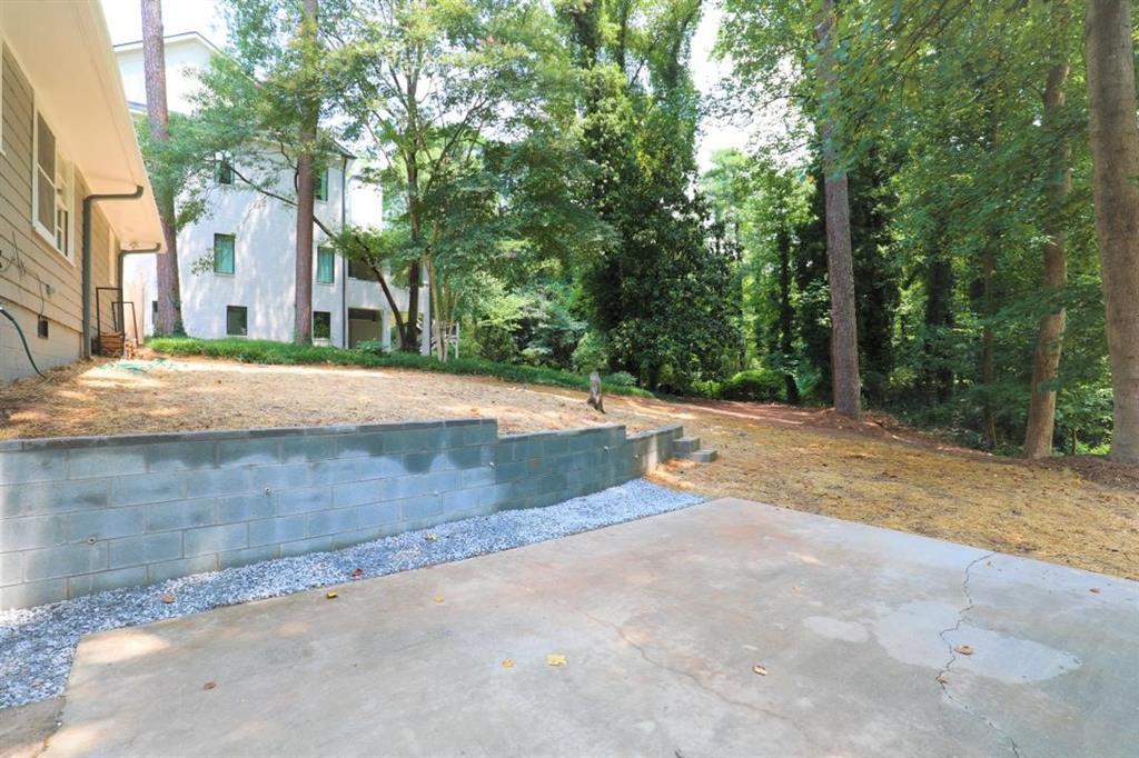 6075 Harleston Road Northeast Sandy Springs, GA 30328 - Photo 25 of 27