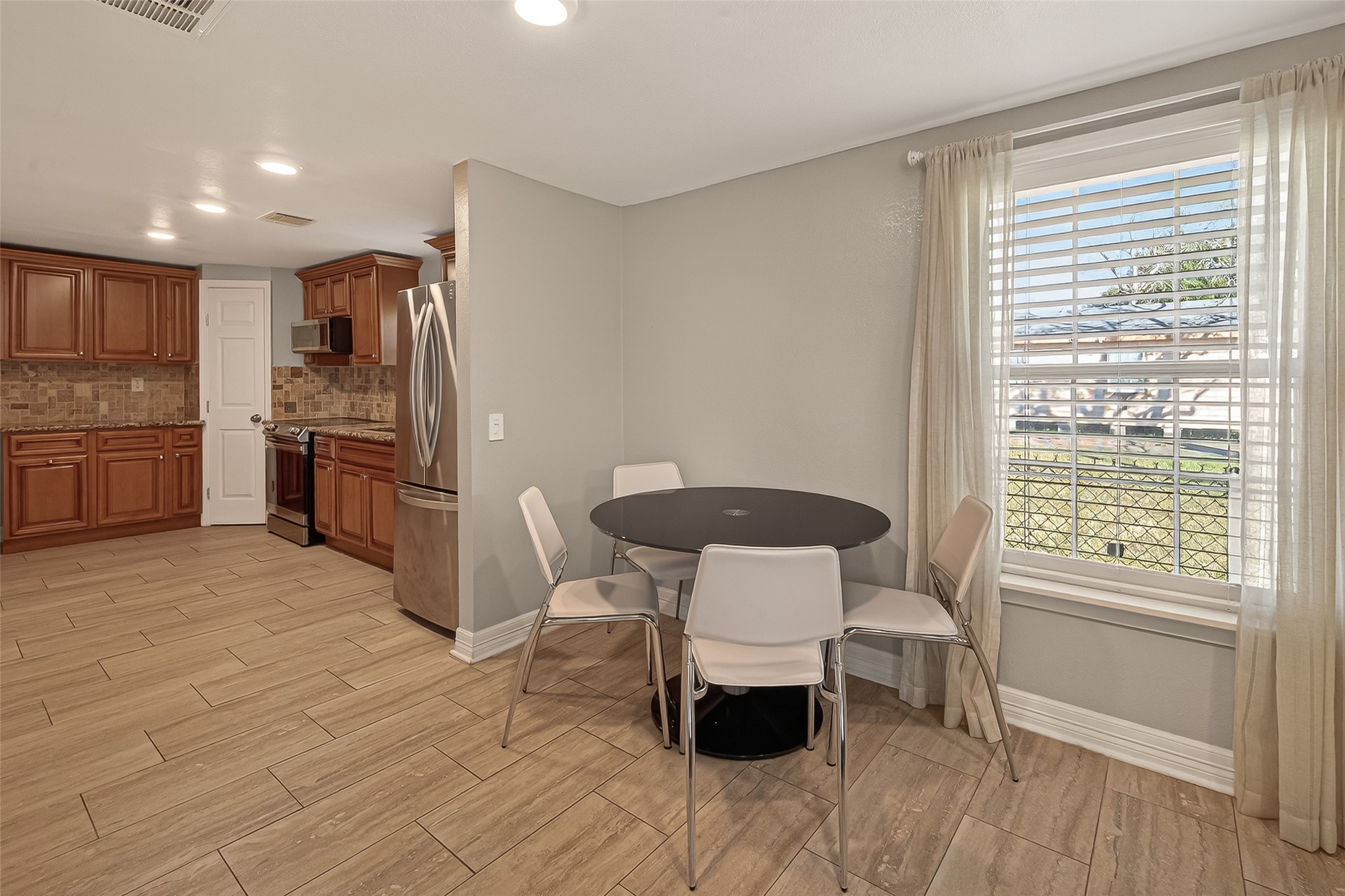 705 Center Street Richmond, TX 77469 - Photo 11 of 36