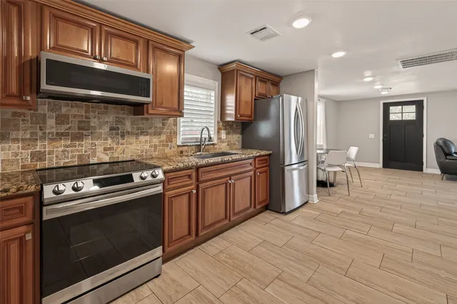 $1,350 | 705 Center Street, Richmond, TX 77469