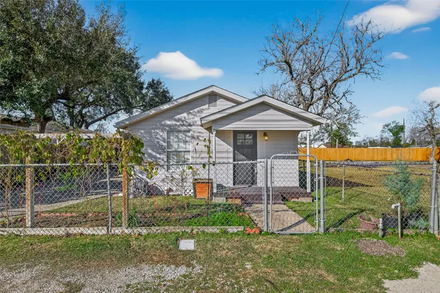 $1,350 | 705 Center Street, Richmond, TX 77469