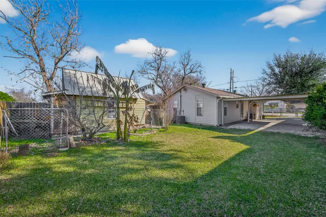 $1,350 | 705 Center Street, Richmond, TX 77469