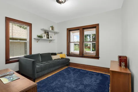 $285,000 | 725 South Charlton Street, St. Paul, MN 55107