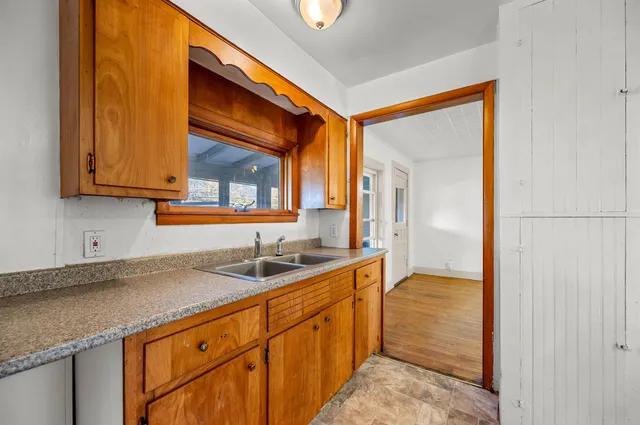 $280,000 | 21 River Road West, Johnson, VT 05656