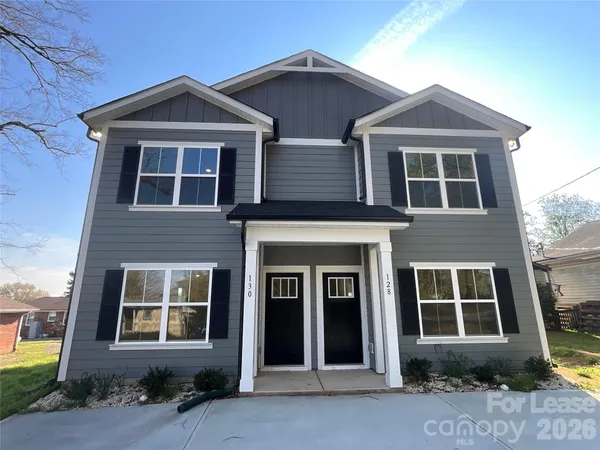 $1,675 | 130 18th Street Northwest, Hickory, NC 28602