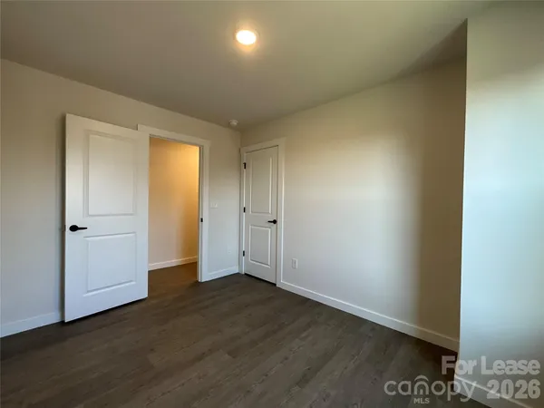 $1,675 | 130 18th Street Northwest, Hickory, NC 28602