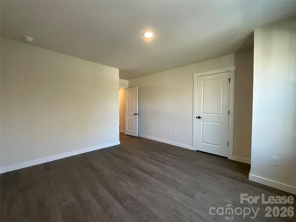 $1,675 | 130 18th Street Northwest, Hickory, NC 28602