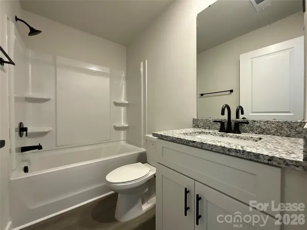 $1,675 | 130 18th Street Northwest, Hickory, NC 28602