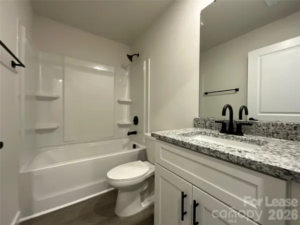 $1,675 | 130 18th Street Northwest, Hickory, NC 28602