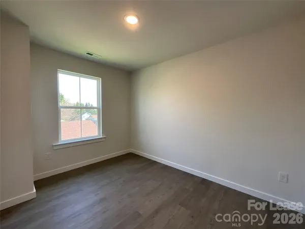 $1,675 | 130 18th Street Northwest, Hickory, NC 28602