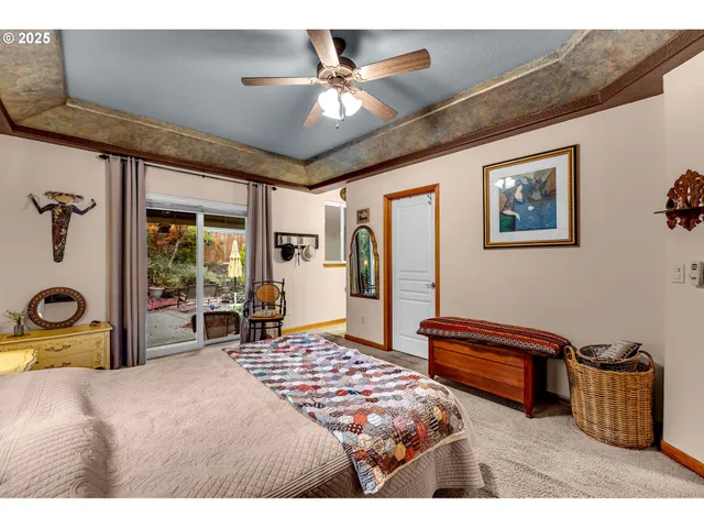 $564,900 | 1035 East Pioneer Loop, La Center, WA 98629