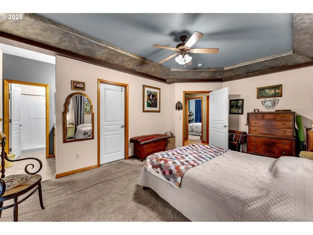 $564,900 | 1035 East Pioneer Loop, La Center, WA 98629