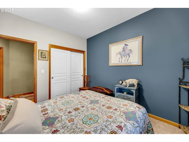 $564,900 | 1035 East Pioneer Loop, La Center, WA 98629