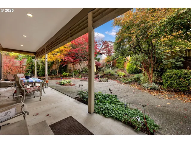 $564,900 | 1035 East Pioneer Loop, La Center, WA 98629