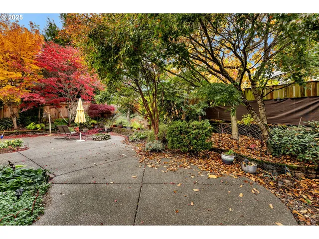 $564,900 | 1035 East Pioneer Loop, La Center, WA 98629